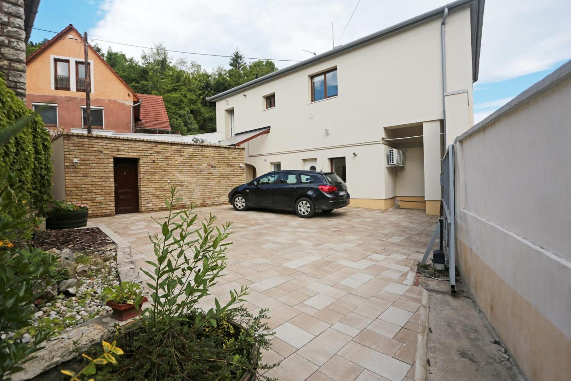 Jokai 19 Vendeghaz Apartment Veszprem Bagian luar foto