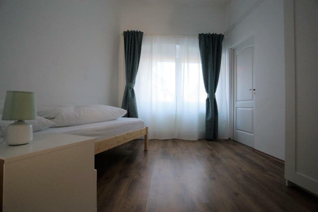 Jokai 19 Vendeghaz Apartment Veszprem Bagian luar foto