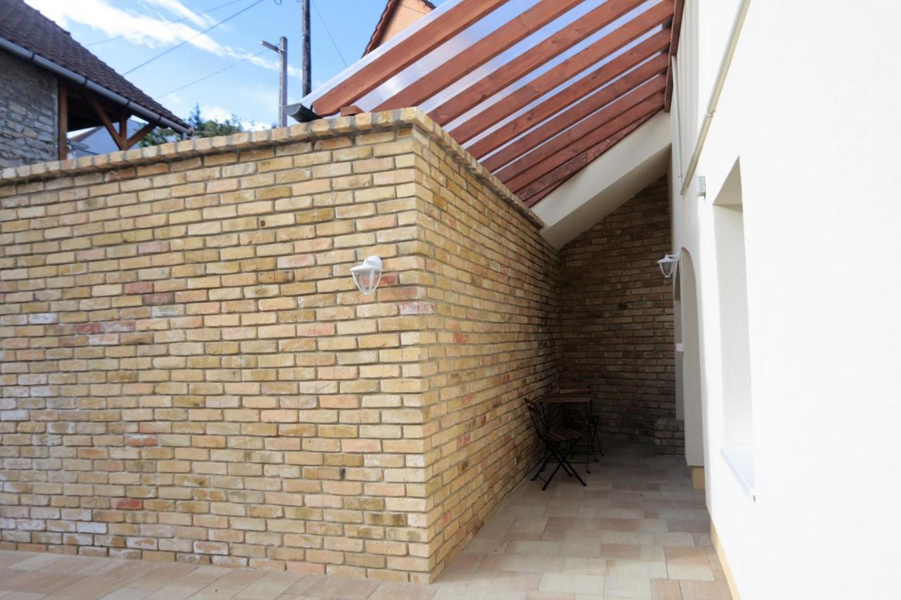 Jokai 19 Vendeghaz Apartment Veszprem Bagian luar foto